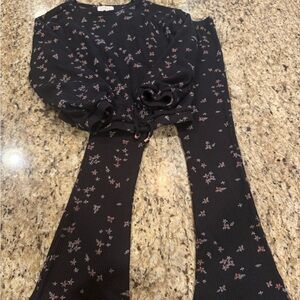 💖 S7/8 Jessica Simpson Floral Black Top & Flare Pants💖